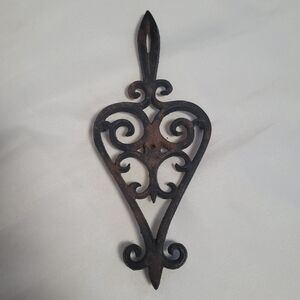 Vintage Cast Iron Trivet J.Z.H 1952 T-18 Teardrop Heart